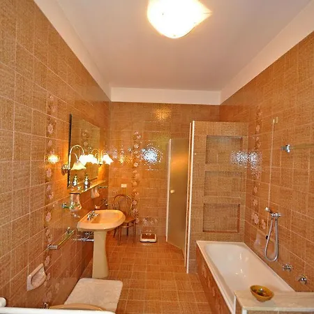 Lauretana Villa